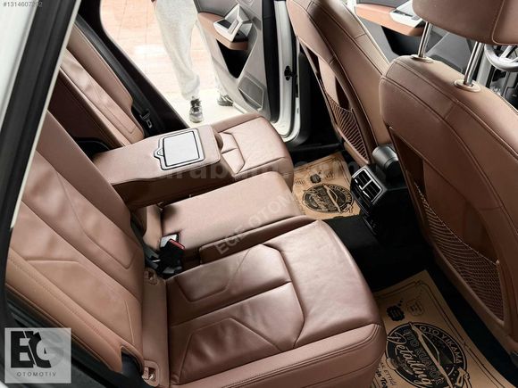 2025 HATASIZ BOYASIZ 27BİNDE CAM TAVAN AUDİ Q3
