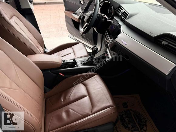 2025 HATASIZ BOYASIZ 27BİNDE CAM TAVAN AUDİ Q3