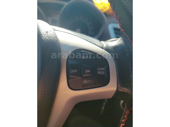 Sahibinden Ford Fiesta 1.4 Titanium 2011 Model