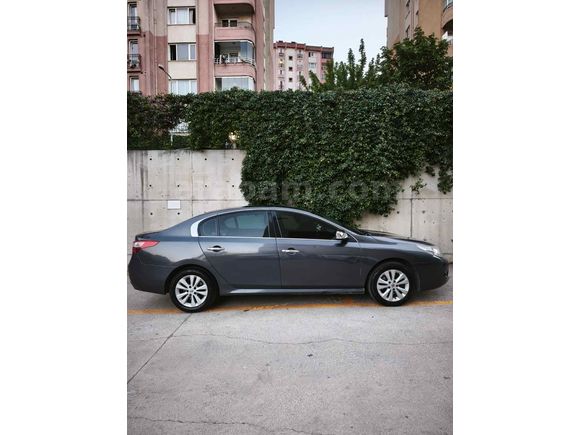 Polis Memurundan Renault Latitude 1.5 dCi Expression 2011 Model 