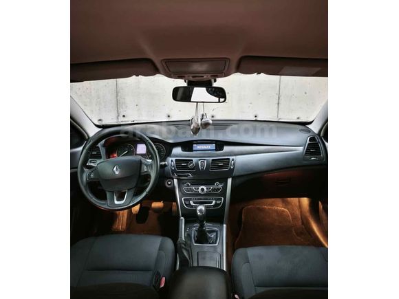 Polis Memurundan Renault Latitude 1.5 dCi Expression 2011 Model 