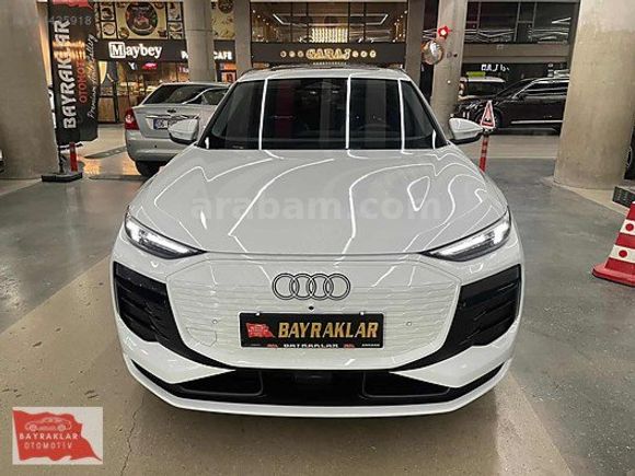 BAYRAKLAR'DAN 2025 Q6 E-TRON 55 QUATTRO BAYİ/PREM/TEKN/KNFR/BAYİ