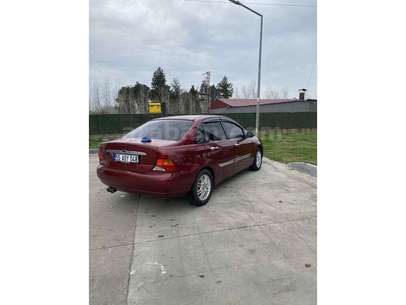 Sahibinden Ford Focus 1.6 Ghia 2001 Model 
