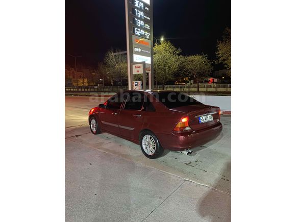 Sahibinden Ford Focus 1.6 Ghia 2001 Model 