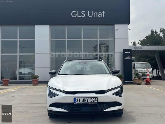 GLS UNAT KİA BAYİİ 2025 EV6 HATASIZ SIFIRDAN FARKSIZ CAM TAVANLI