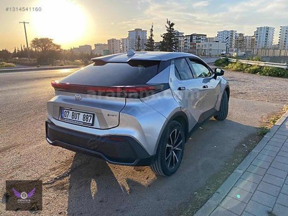 Galeriden Toyota C-HR 1.8 Hybrid Passion 2024 Model İstanbul
