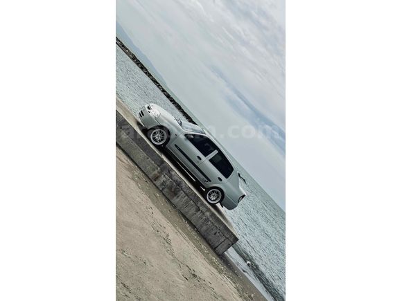 Sahibinden Renault Clio 1.4 RNA 2000 Model  286.000 km Gri (Gümüş)