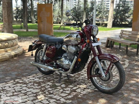 EKSPRES PLAZA'DAN 2021 JAWA 300 CL KLASİK TASARIM