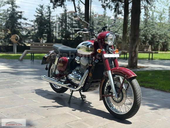 EKSPRES PLAZA'DAN 2021 JAWA 300 CL KLASİK TASARIM