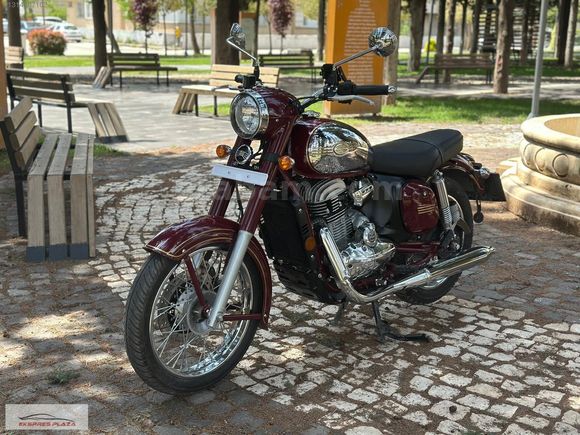EKSPRES PLAZA'DAN 2021 JAWA 300 CL KLASİK TASARIM