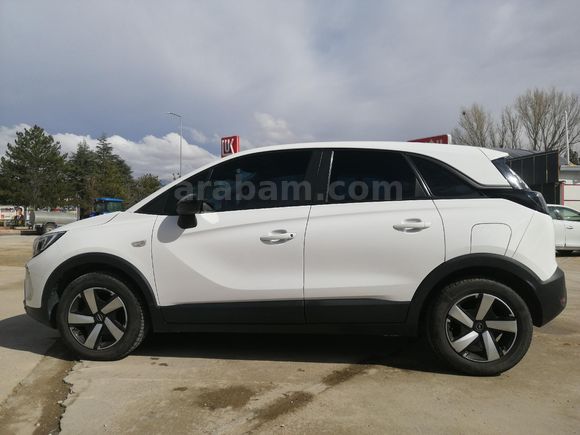Orjinal Opel Crossland 1.5 T Essential 2021 Model