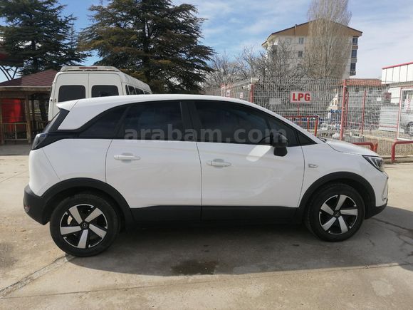 Orjinal Opel Crossland 1.5 T Essential 2021 Model