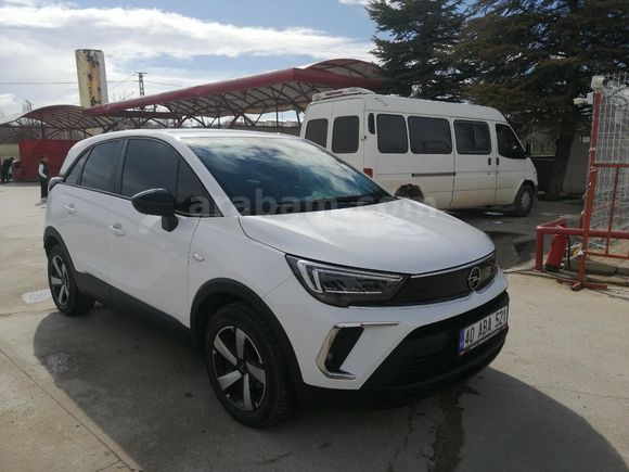 Orjinal Opel Crossland 1.5 T Essential 2021 Model
