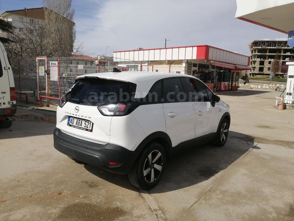 Orjinal Opel Crossland 1.5 T Essential 2021 Model