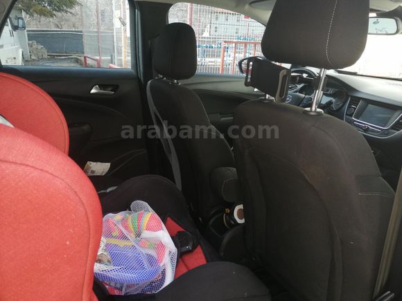 Orjinal Opel Crossland 1.5 T Essential 2021 Model