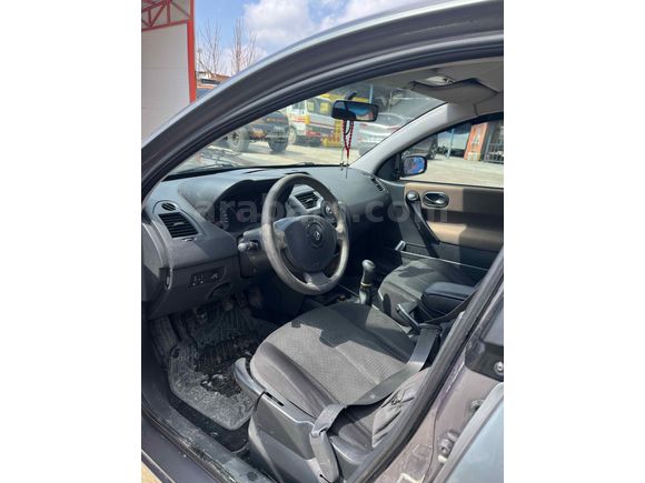 Sahibinden Renault Megane 1.4 Authentique 2005 Model 