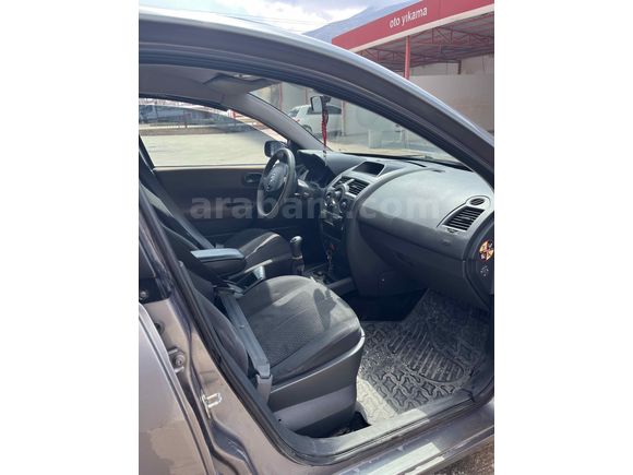 Sahibinden Renault Megane 1.4 Authentique 2005 Model 
