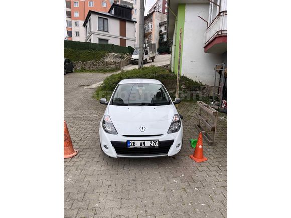 Sahibinden Renault Clio 1.5 dCi Night & Day 2012 Model  95binde