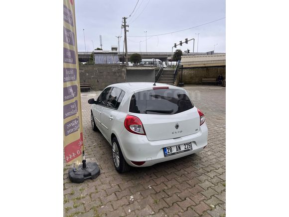 Sahibinden Renault Clio 1.5 dCi Night & Day 2012 Model  95binde