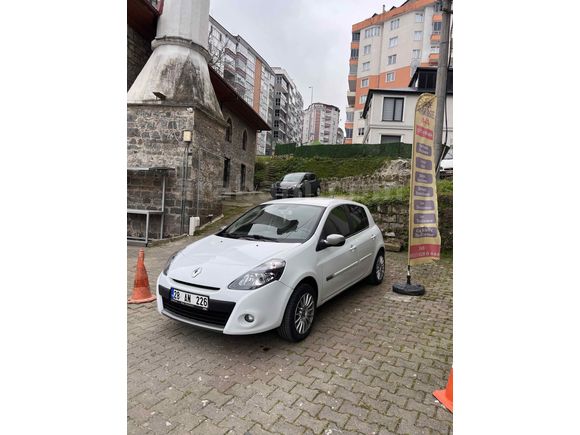 Sahibinden Renault Clio 1.5 dCi Night & Day 2012 Model  95binde