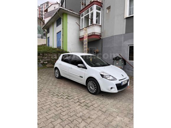 Sahibinden Renault Clio 1.5 dCi Night & Day 2012 Model  95binde