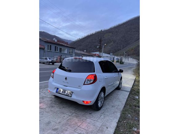 Sahibinden Renault Clio 1.5 dCi Night & Day 2012 Model  95binde