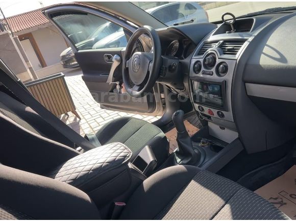 Sahibinden Renault Megane 1.6 Authentique 2004 Model  270.000 km Bej