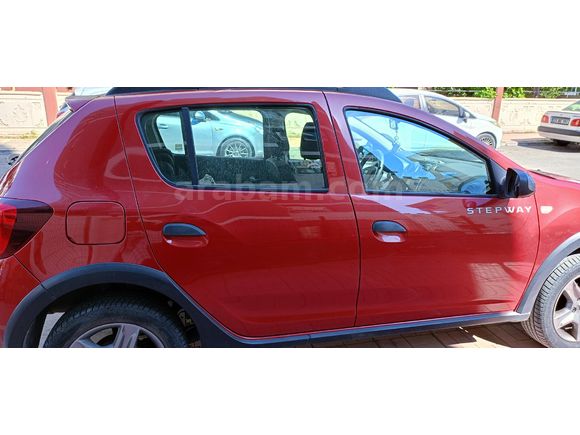 Sahibinden Dacia Sandero 1.5 dCi Stepway 2017 Model  64.000 km Kırmızı
