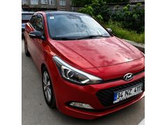 Sahibinden Hyundai i20 1.4 CRDi Style Cam Tavan, temiz