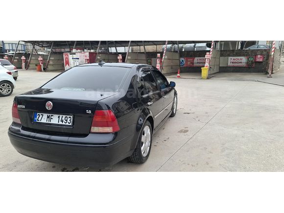 Sahibinden Volkswagen Bora 1.6 2001 iki değişen parçaModel