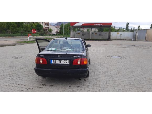 Sahibinden Toyota Corolla 1.6 Terra 2000 Model  289.000 km Siyah