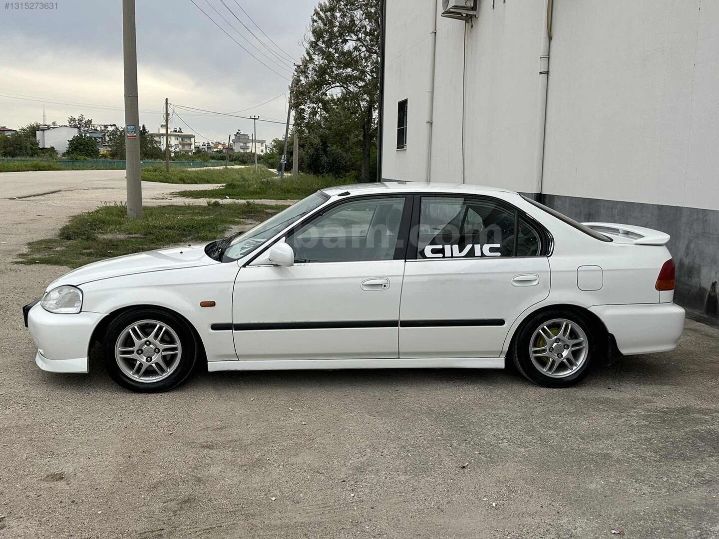 Galeriden Honda Civic 1.6 i ES 2000 Model Osmaniye 337.000 km Beyaz 4