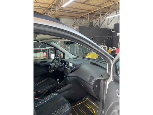 Sahibinden Ford Tourneo Courier 1.5 TDCi Titanium Plus 2023 Model 
