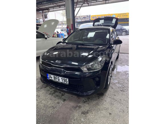 Sahibinden Kia Rio 1.4 CRDi Comfort 2017 Model  108.000 km Siyah