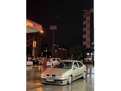 Sahibinden Renault Megane 1.6 RTE  motor şanzuman yeni kaporta boya yeni air süspansiyon yeni lastikler yeni 2001 Model 