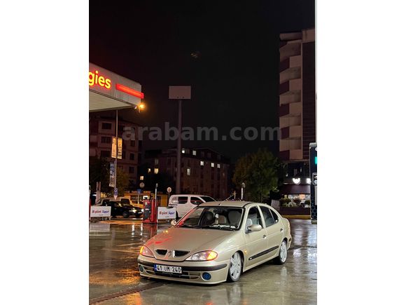 Sahibinden Renault Megane 1.6 RTE  motor şanzuman yeni kaporta boya yeni air süspansiyon yeni lastikler yeni 2001 Model 