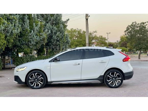 Sahibinden Volvo V40 Cross Country 1.5 T3 Advance 2017 Model 