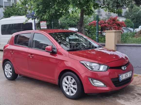 Galeriden Hyundai i20 1.4 CVVT Sense 2013 Model Antalya