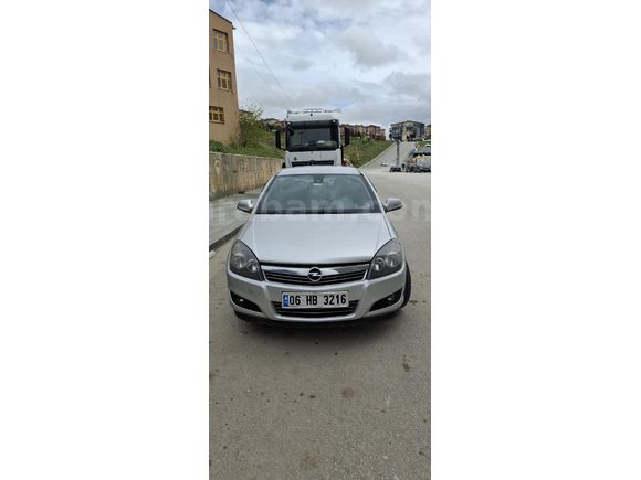 Sahibinden Opel Astra 1.4 Essentia 2011 Model  199.000 km Gri (Gümüş)