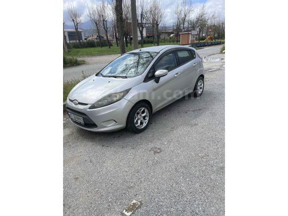 Sahibinden Ford Fiesta 1.4 TDCi Trend 2010 Model Manisa 185.700 km Gri (Gümüş)