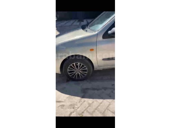 Sahibinden Renault Clio 1.5 dCi Authentique 2004 Model  250.000 km Gri (Gümüş)