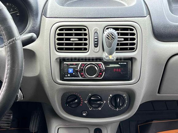 Sahibinden Renault Clio 1.5 dCi Authentique 2004 Model  250.000 km Gri (Gümüş)