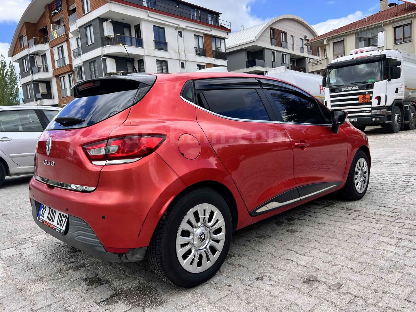 Galeriden Renault Clio 1.2 Joy 2013 Model Isparta 115.000 km Kırmızı 5