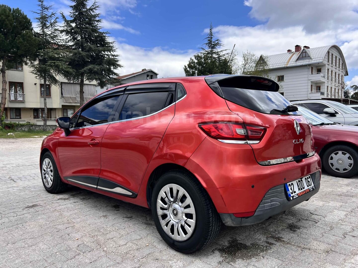 Galeriden Renault Clio 1.2 Joy 2013 Model Isparta 115.000 km Kırmızı 4
