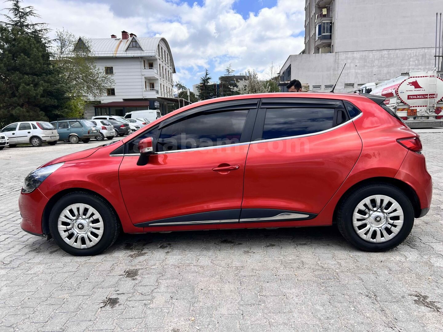 Galeriden Renault Clio 1.2 Joy 2013 Model Isparta 115.000 km Kırmızı 3