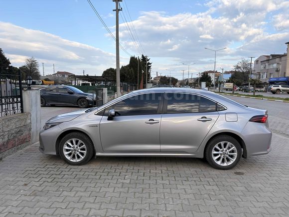 Sahibinden Toyota Corolla 1.8 Hybrid Dream 2021 Model 