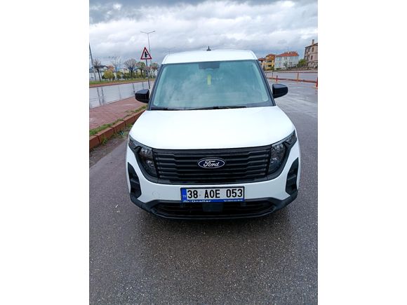 Sahibinden Ford Tourneo Courier 1.0 EcoBoost Deluxe 2025 Model  15.000 km Beyaz