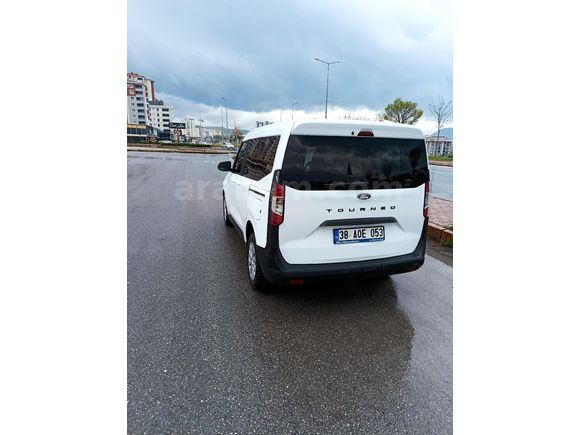 Sahibinden Ford Tourneo Courier 1.0 EcoBoost Deluxe 2025 Model  15.000 km Beyaz