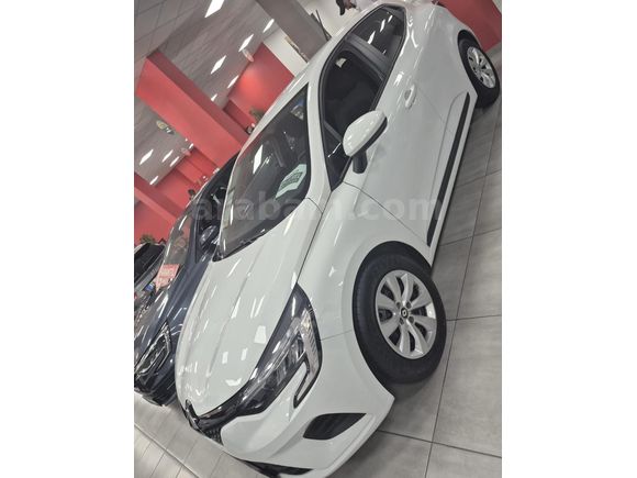 Sahibinden Renault Clio 1.0 SCe Joy 2021 Model  65.000 km Beyaz