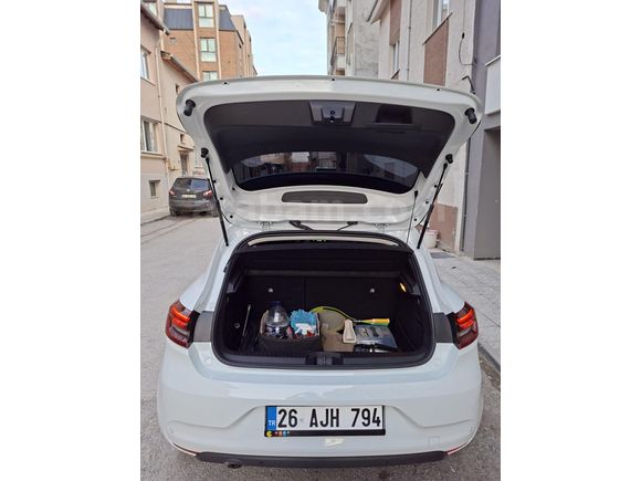 Sahibinden Renault Clio 1.0 TCe Touch 2023 Model